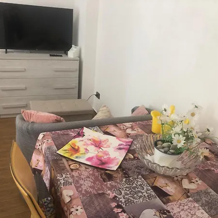 Mondello House Lemon شقة